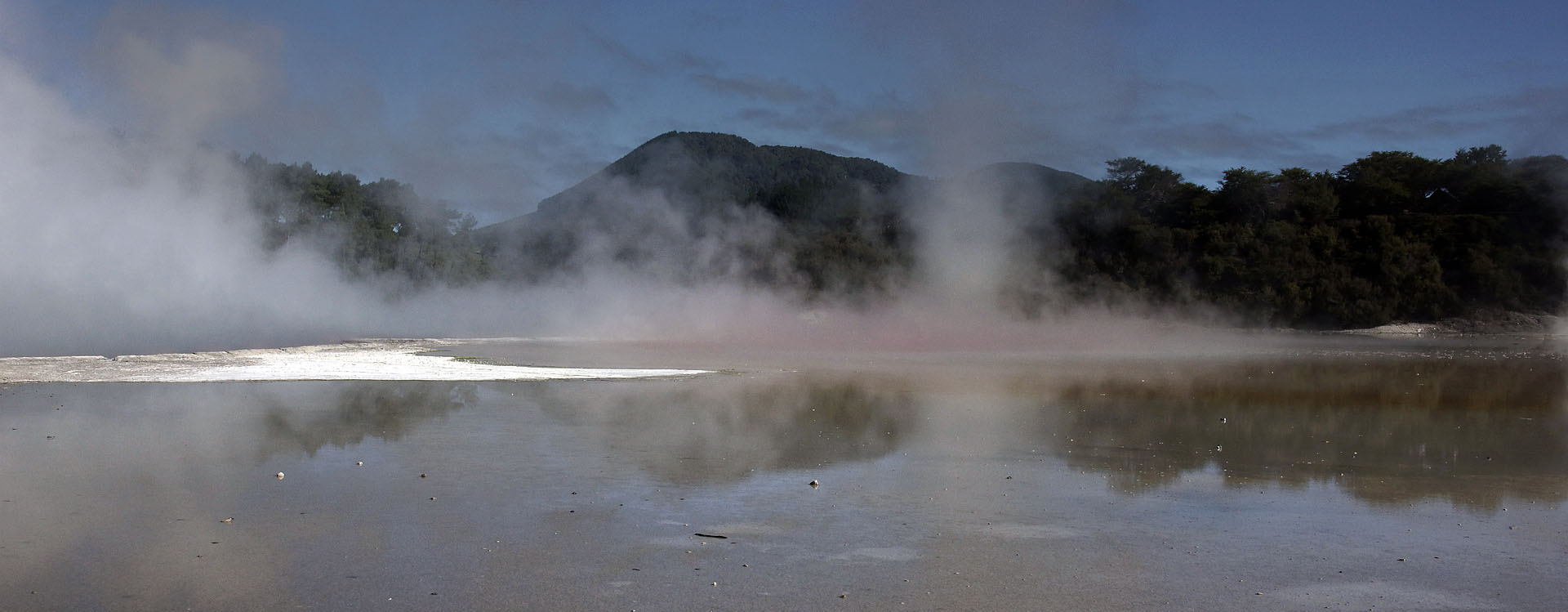 nz12-02-07_032-p.jpg - painter's palette Rotorua District Wai O Tapu