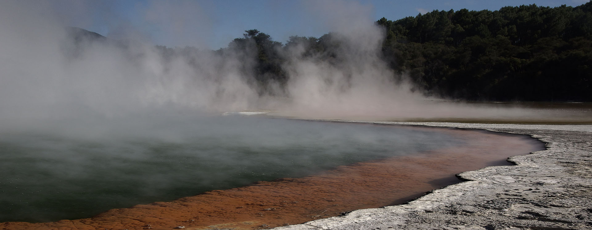 nz12-02-07_037-p.jpg - champagne pool Rotorua District Wai O Tapu