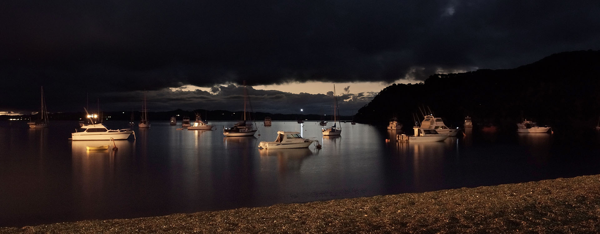 nz12-02-16_115-p.jpg - nuit sur la baie Far North District Russel