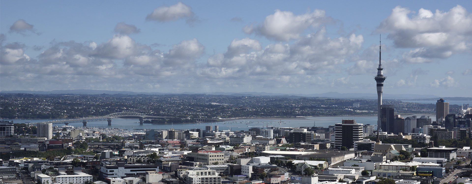 nz12-02-18_001-p.jpg - vue générale depuis Mount Eden Auckland District Auckland