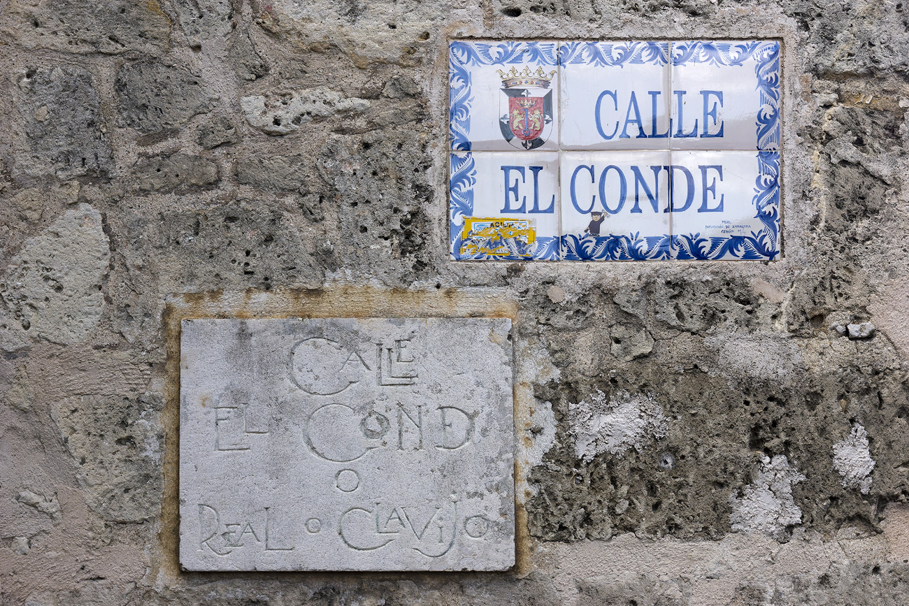 repdom14-01-10_068.jpg - République Dominicaine, janvier 2014 Saint-Domingue plaque de la calle El Conde