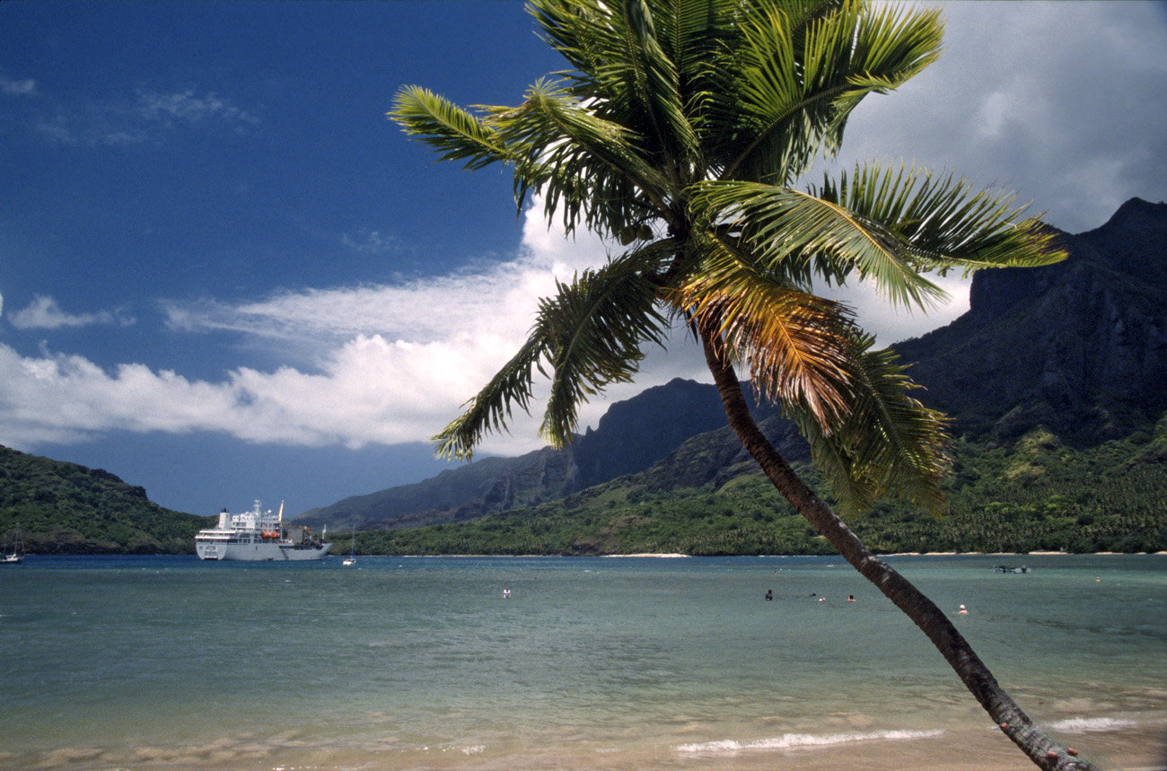 pol05_0571m.jpg - Iles Marquises, Nuku Hiva baie d'Anaho